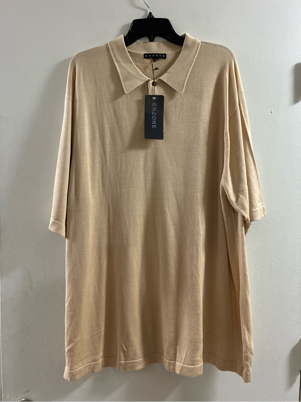 NWT Men's Beige Polo Shirt — Relaxed Casual Knit
